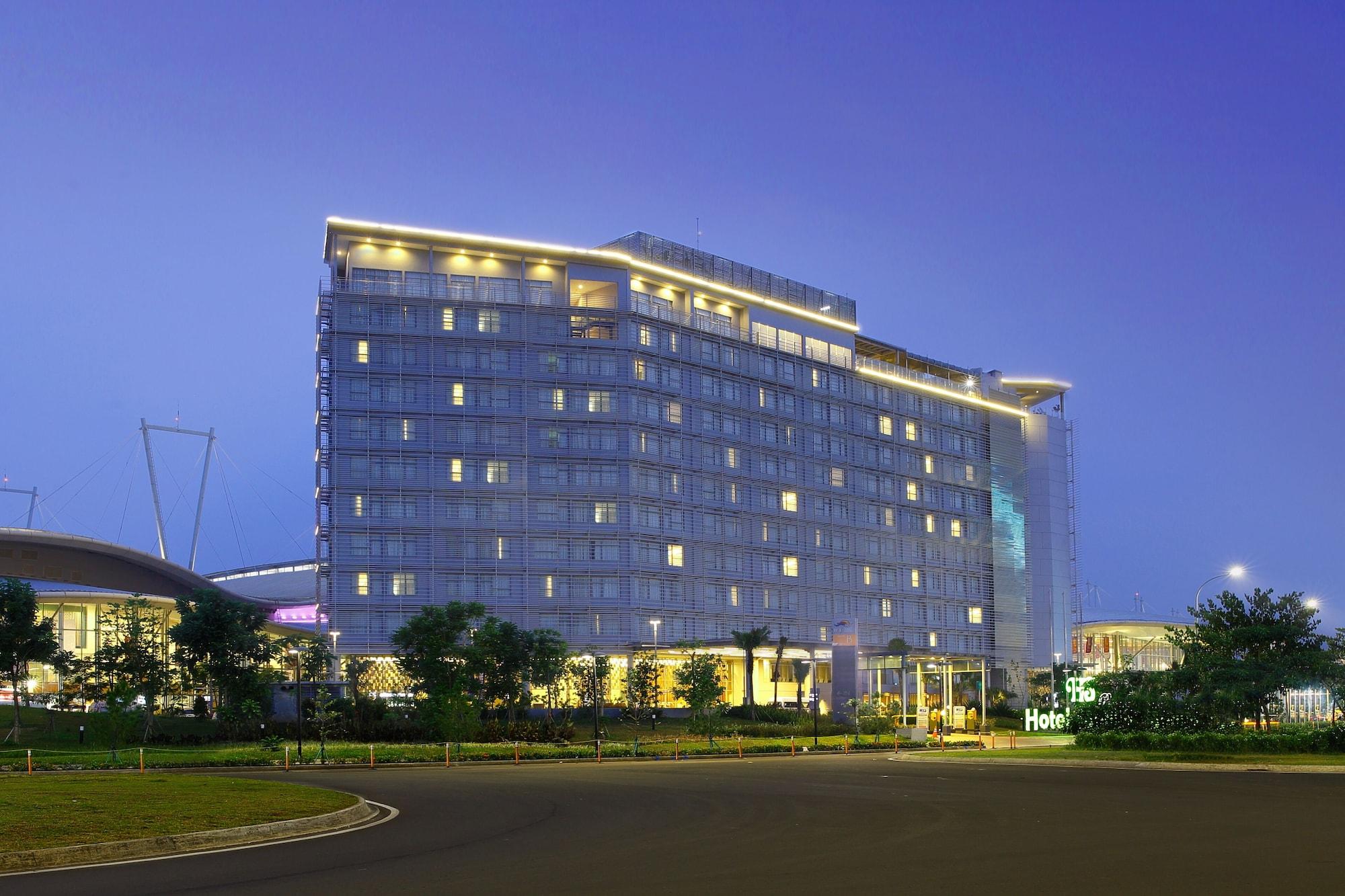 Hotel Santika Premiere Ice - Bsd City Serpong Exterior photo